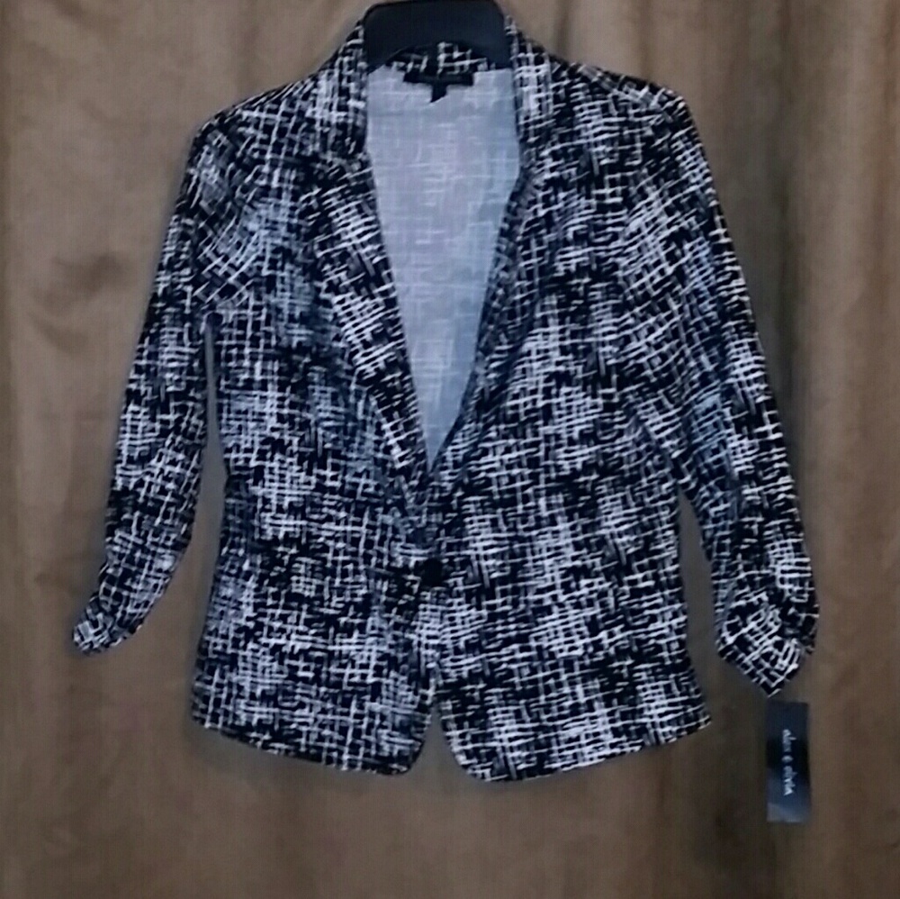 Alex and Olivia one button jacket